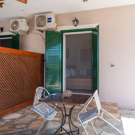 Apartment Synodinos Studios Lixouri